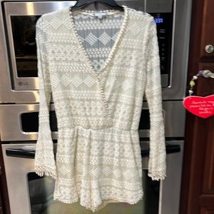 Crème  lace romper